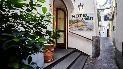Hotel Amalfi. 3 stelle di design che brillano sulla Costiera Amalfitana.