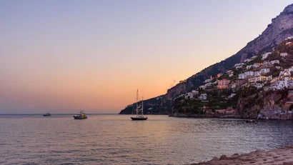 Hotel Amalfi. 3 stelle di design che brillano sulla Costiera Amalfitana.